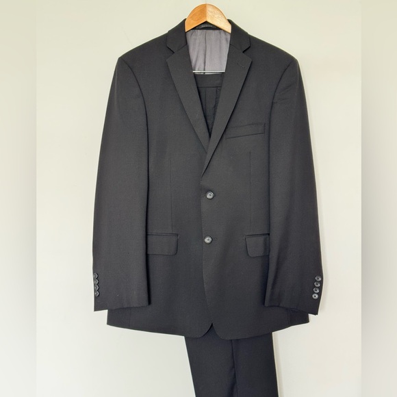 Calvin Klein Black Suit Tailored Fit Notch Lapel, 100% wool, 42R
